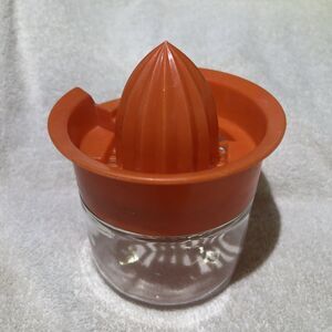 VTG Gemco Manual Juice Juicer Orange‎ Plastic Top Clear Glass Screw Off Bottom